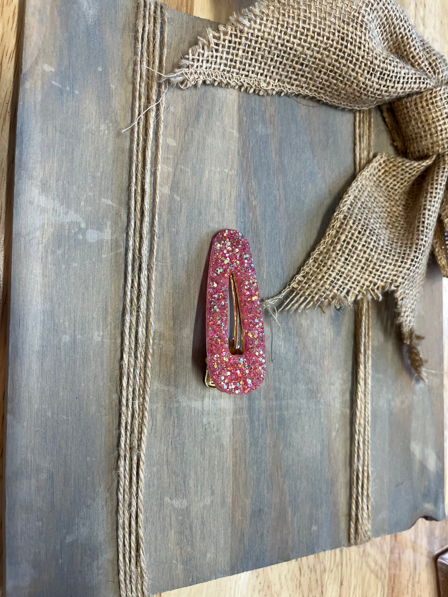Small pink hair clip